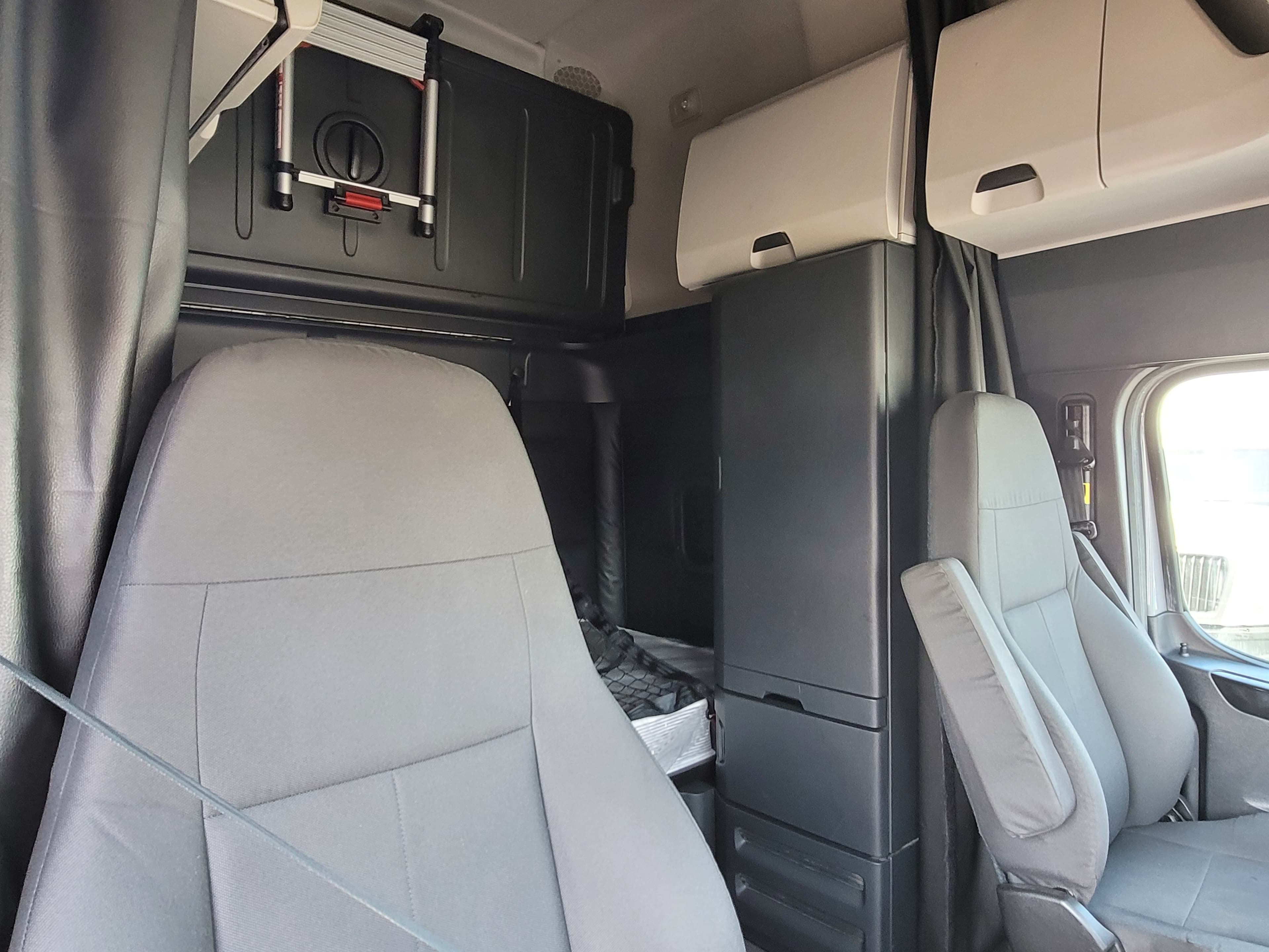 2023 Freightliner Cascadia 126 image 9