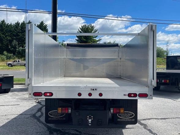 2024 Isuzu NRR image 15