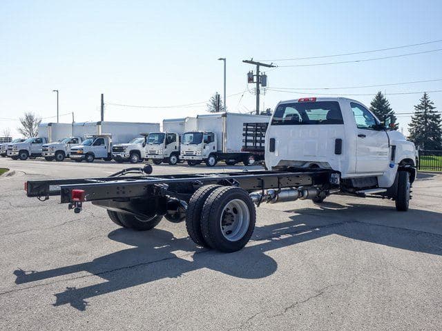 2024 Chevrolet Silverado 4500HD Work Truck image 3