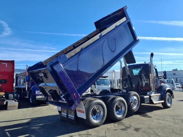 2025 Kenworth T880 image 17