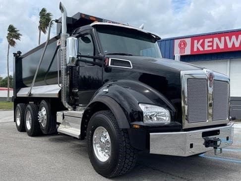 2026 Kenworth T880 image 2