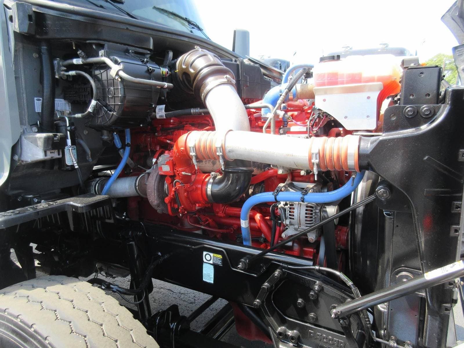 2023 Peterbilt 567 image 9