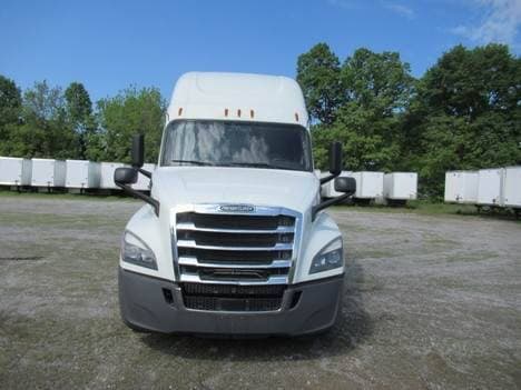 2020 Freightliner Cascadia image 1