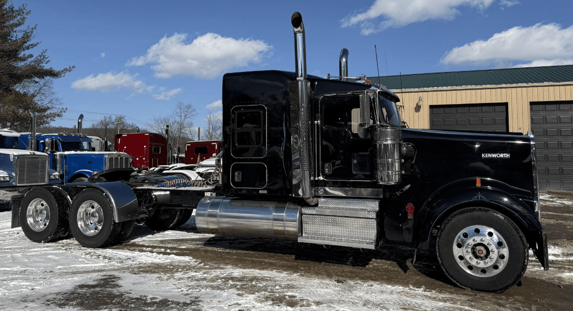 2020 Kenworth W9 Series image 3