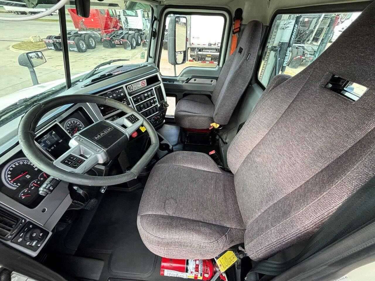 Used 2020 MACK ANTHEM Conventional - Day Cab in Fort Worth, TX image 18