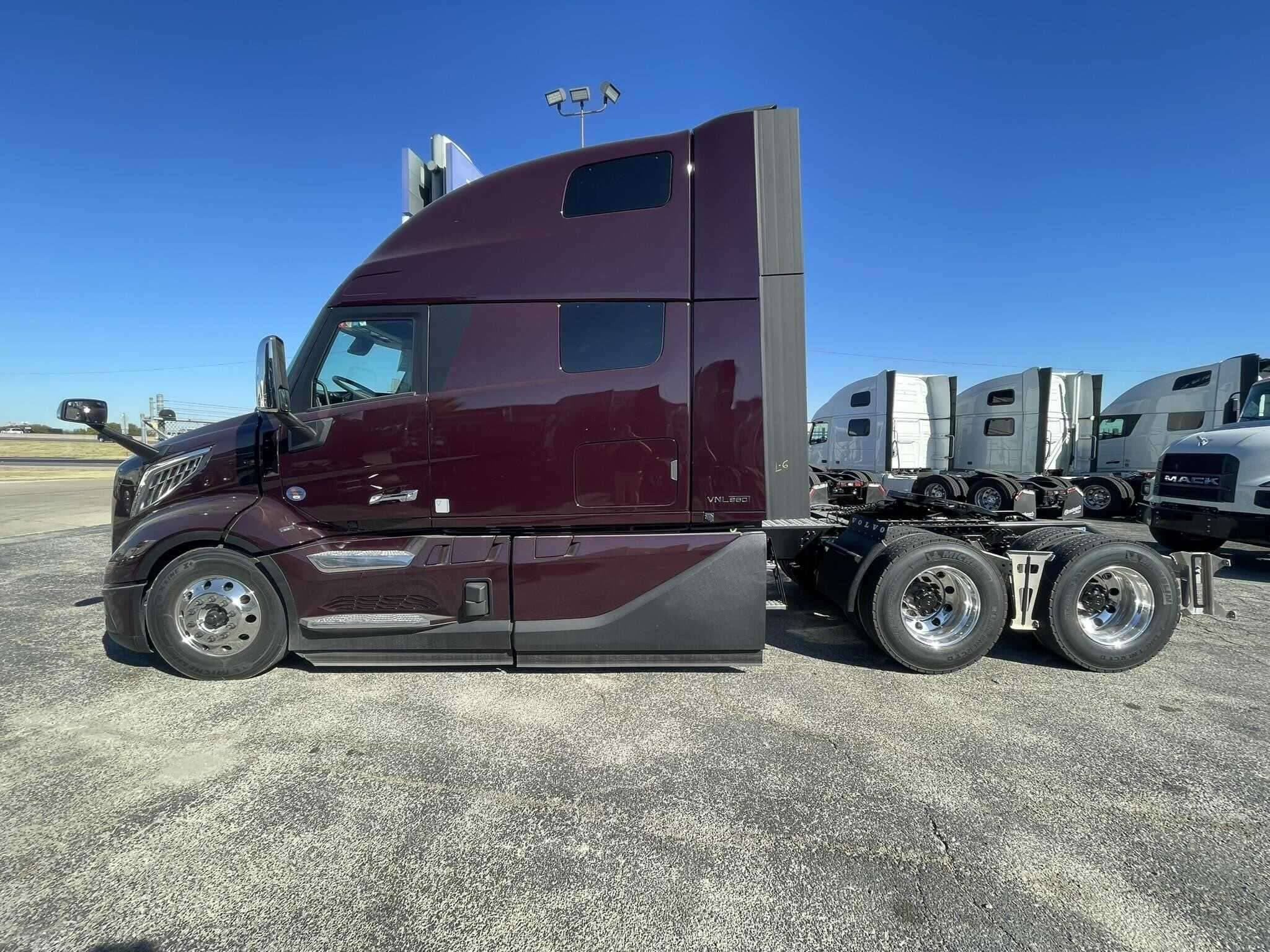 2026 Volvo NEW VNL image 5