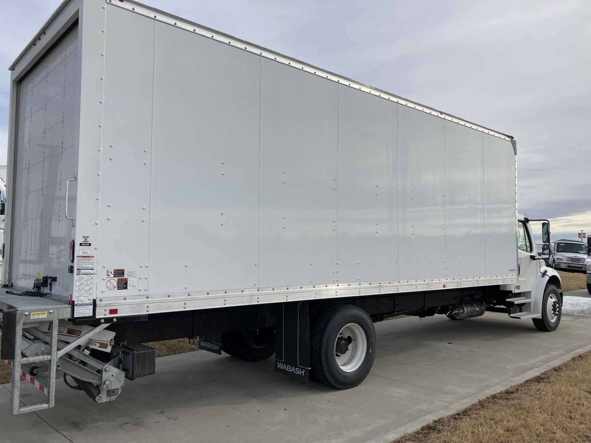 2025 Freightliner M2 image 5