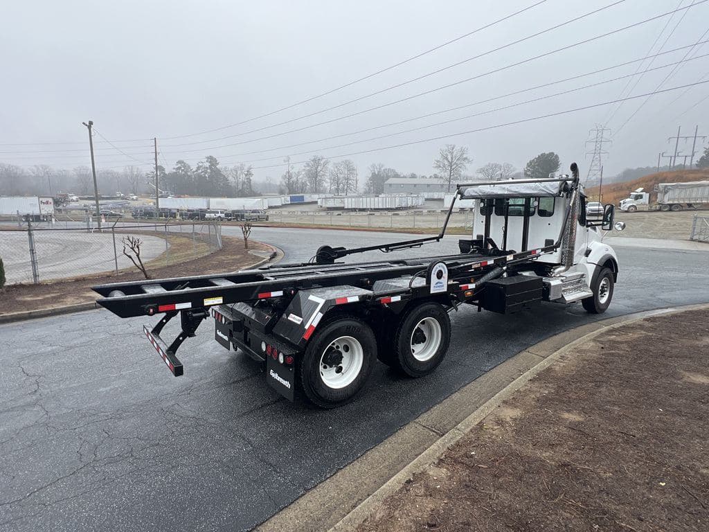 New 2026 KENWORTH T880 image 10