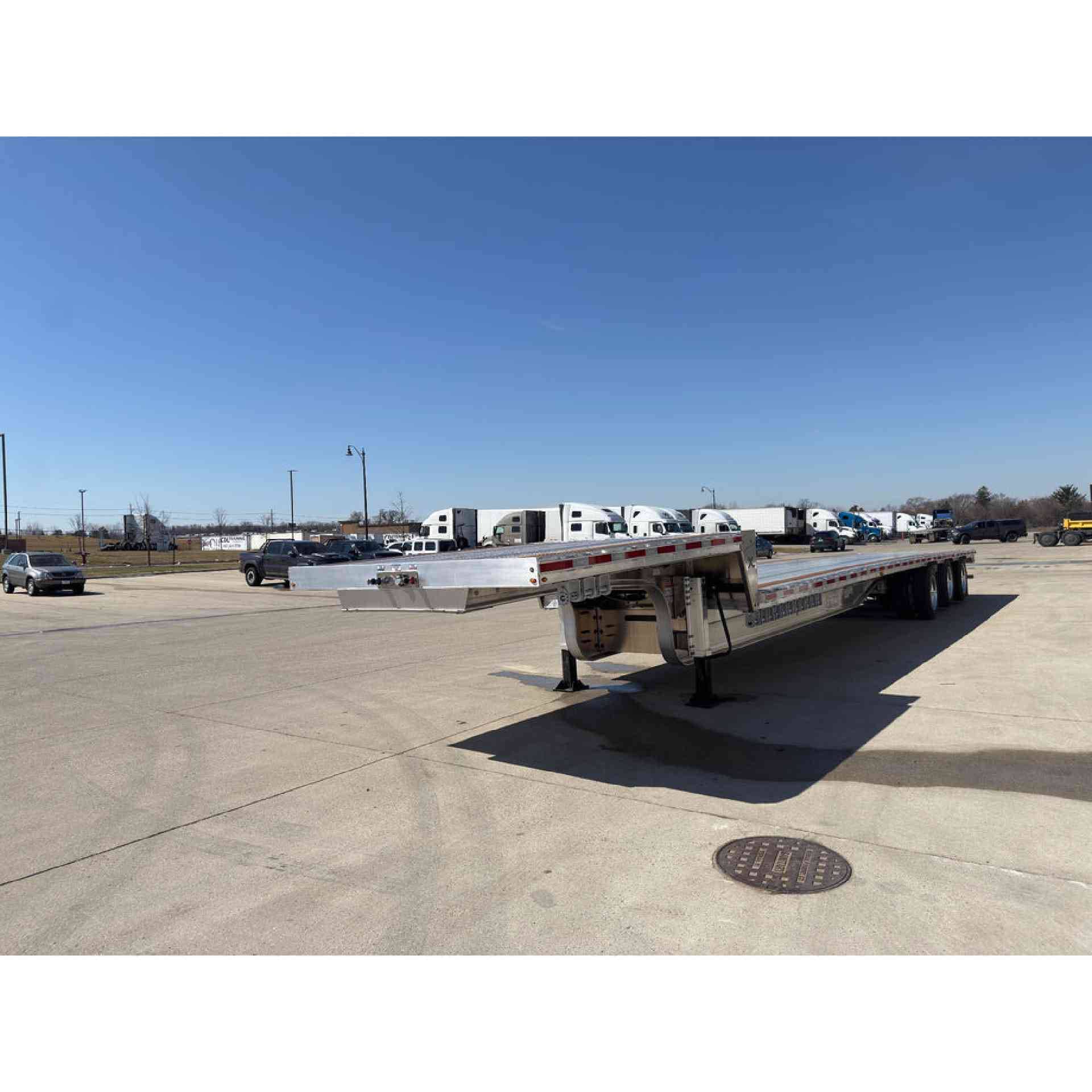2027 Extreme XS70 Step Deck Tri Axle R22.5 image 2