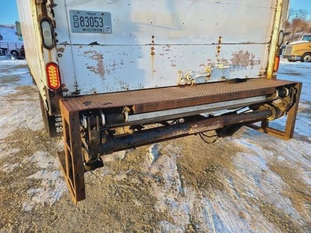 2003 FREIGHTLINER FL70 image 14