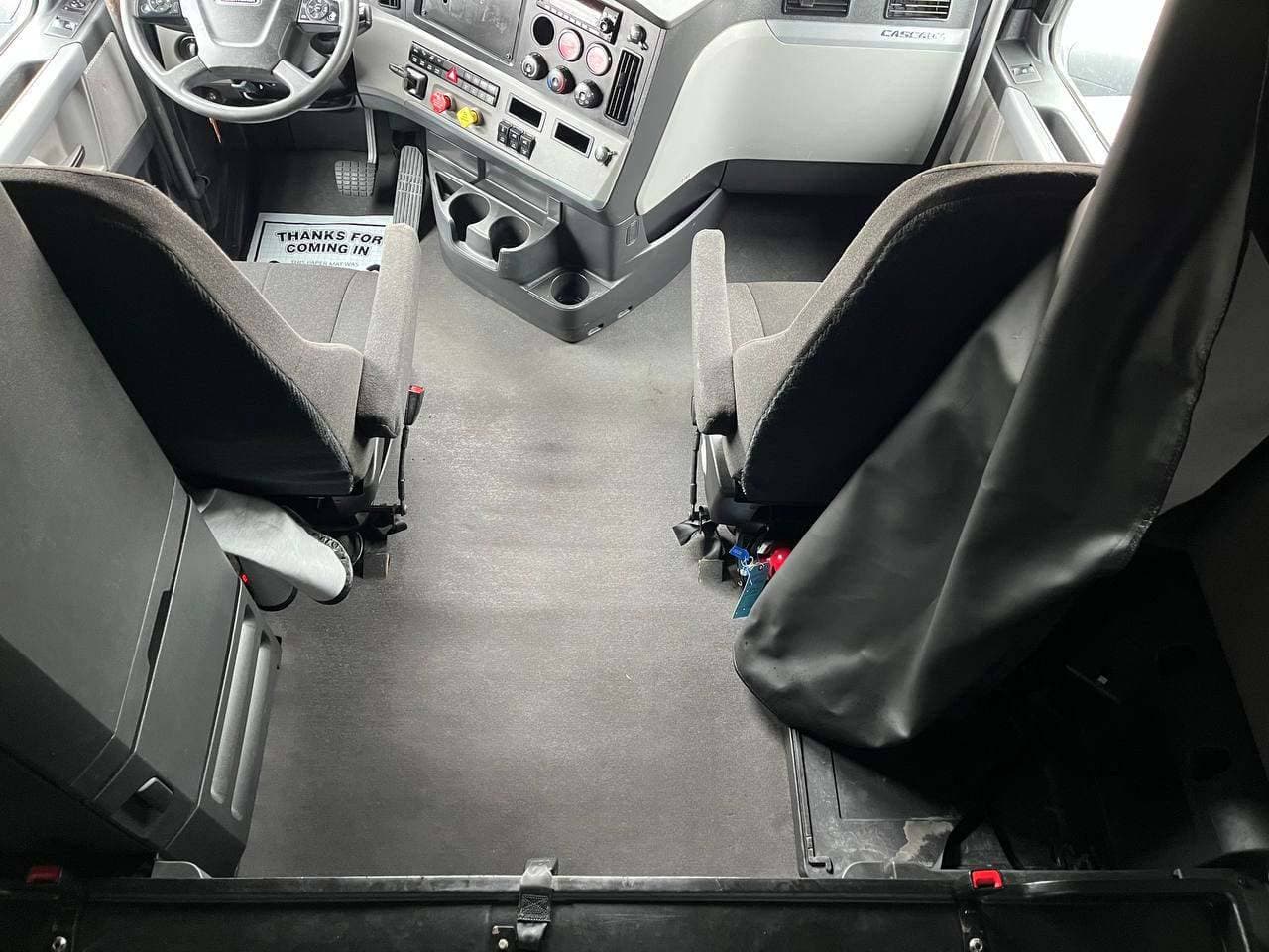 2022 Freightliner Cascadia image 18