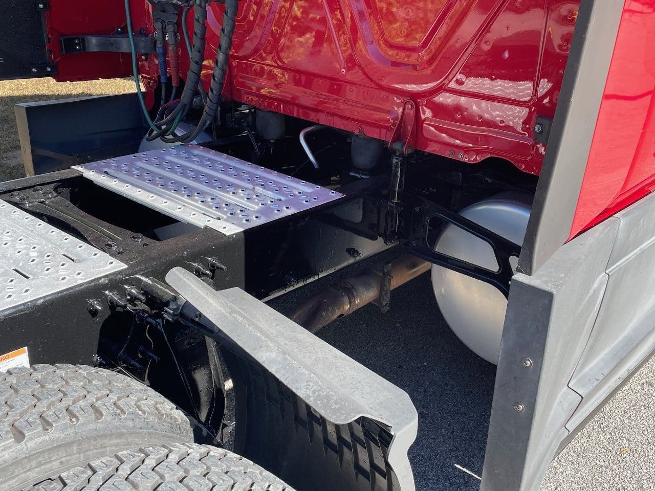 2020 Freightliner Cascadia 126 image 14