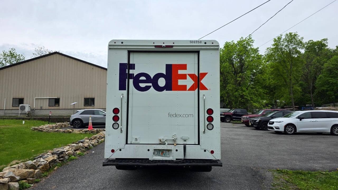 2023 Freightliner MT45 image 4