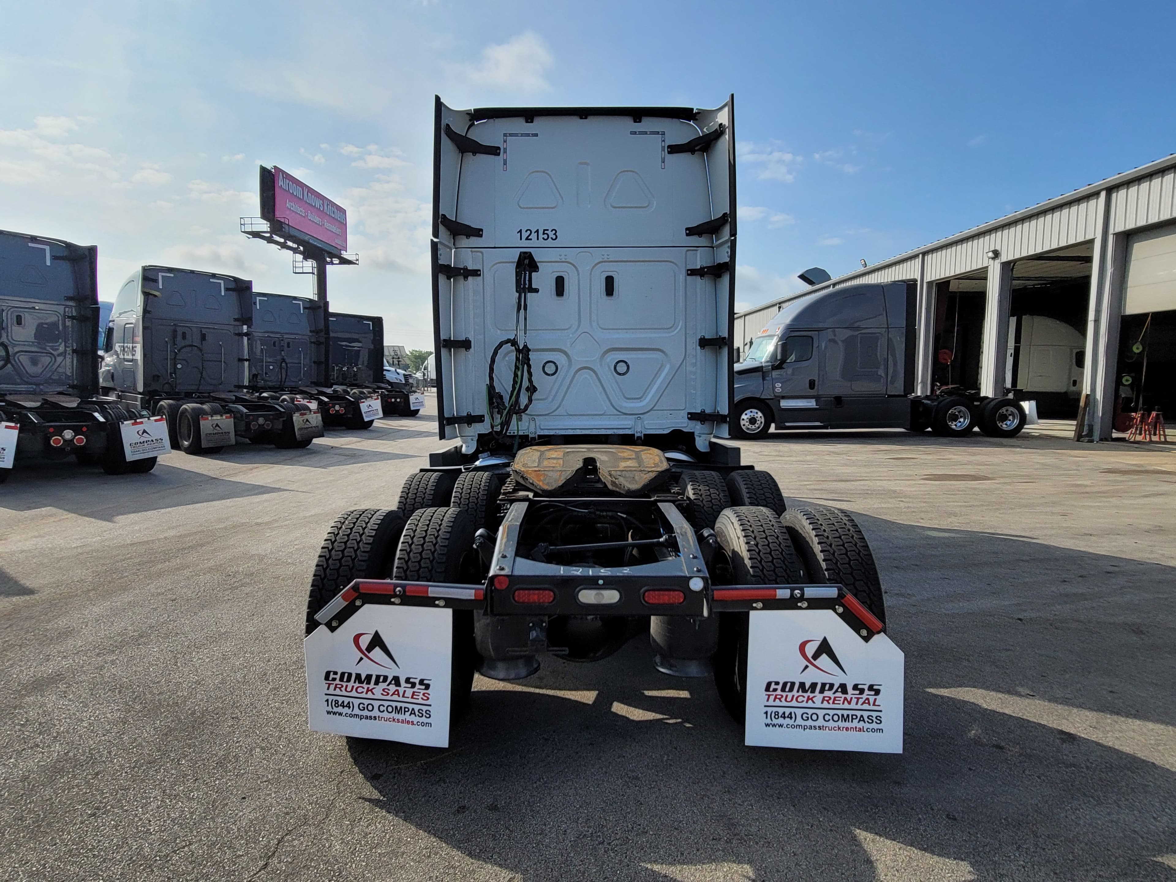 2022 Freightliner Cascadia 126 image 3