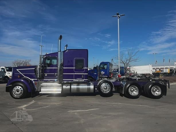 2021 Kenworth W9 Series image 3