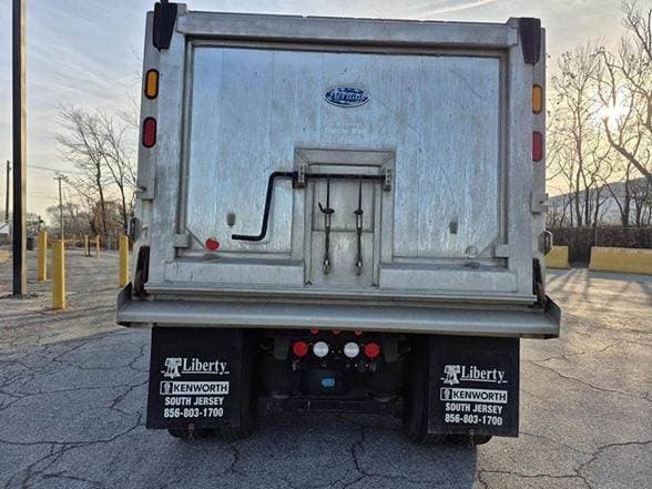 2021 Kenworth T880 image 3