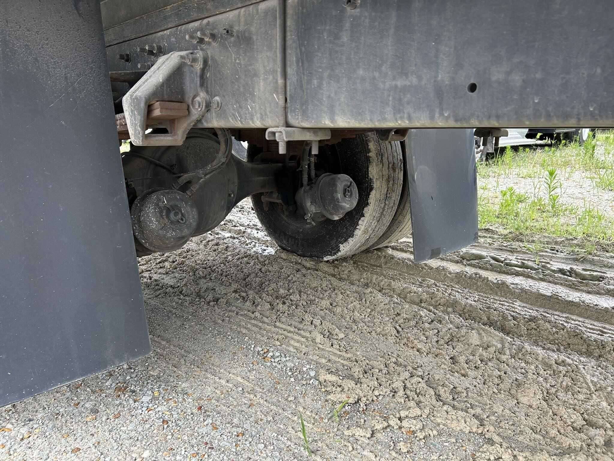 2019 Freightliner M2 image 3