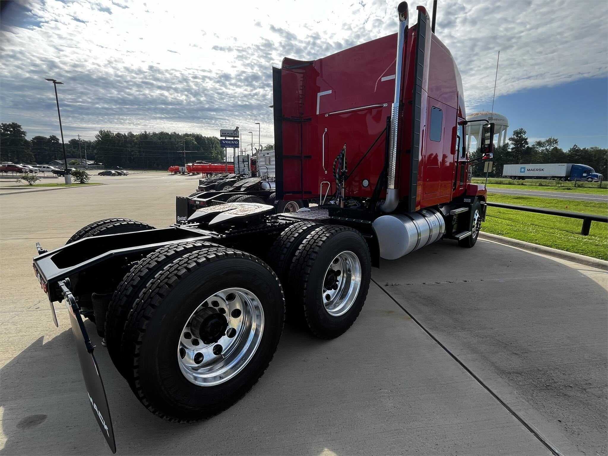 New 2025 MACK ANTHEM 64T Conventional - Sleeper Truck image 3