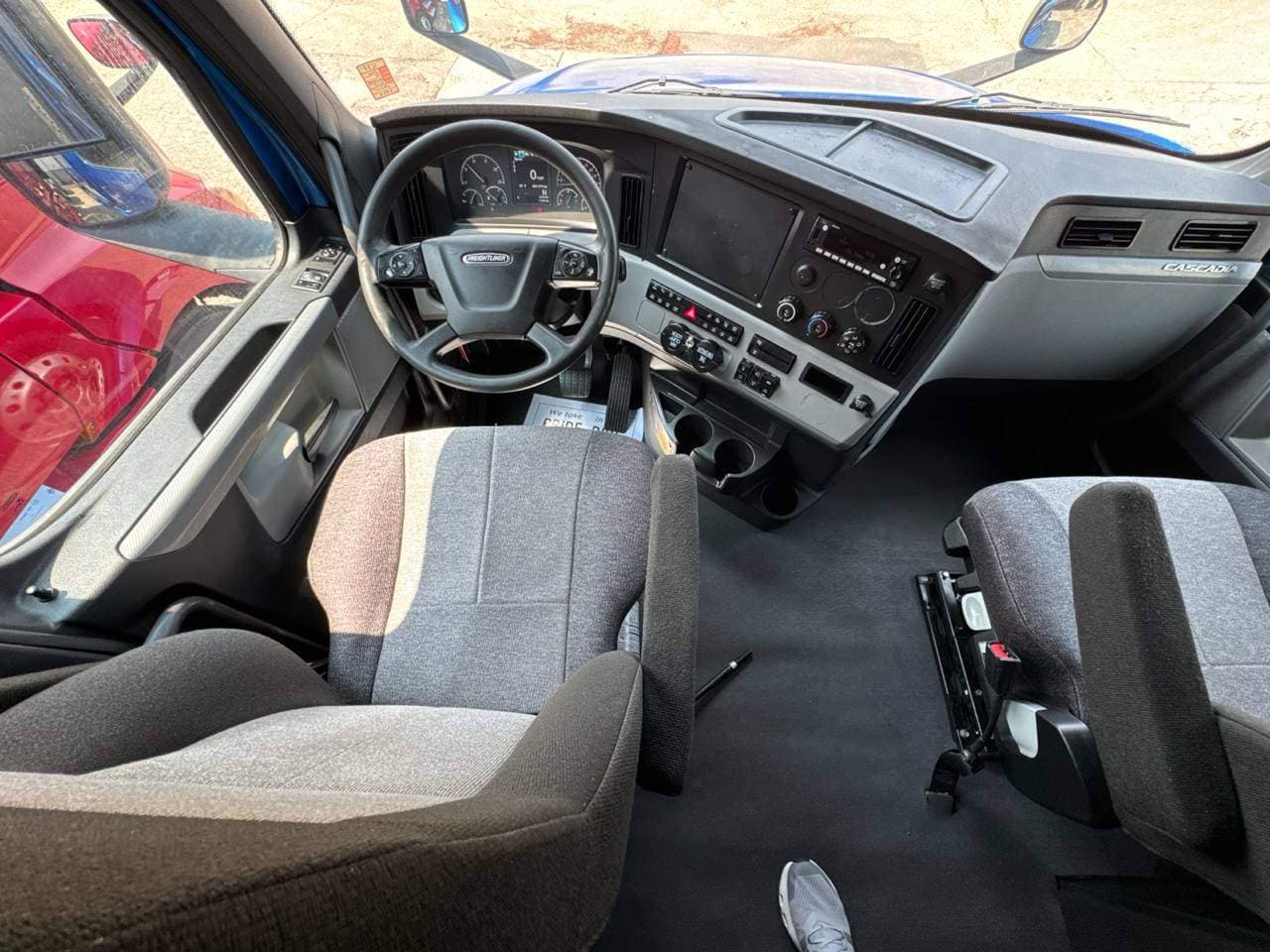 2022 Freightliner Cascadia 126 image 13