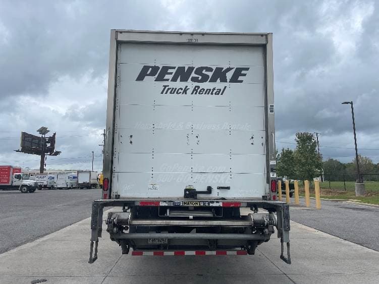 2022 International MV607 Box Truck - 220HP, 6 Speed Automatic, Roll up Door image 7