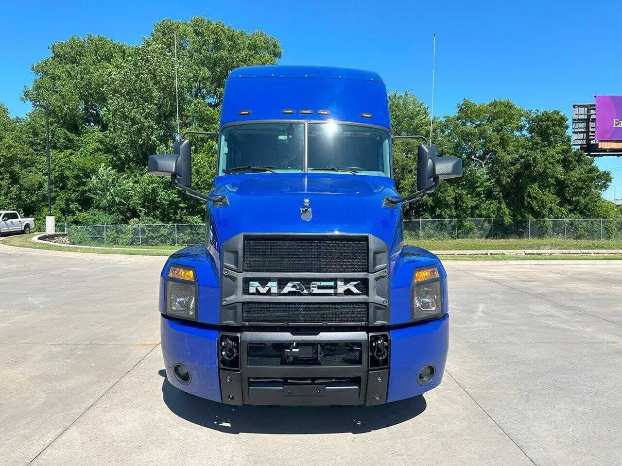 Used 2023 MACK ANTHEM Conventional - Sleeper Truck image 2