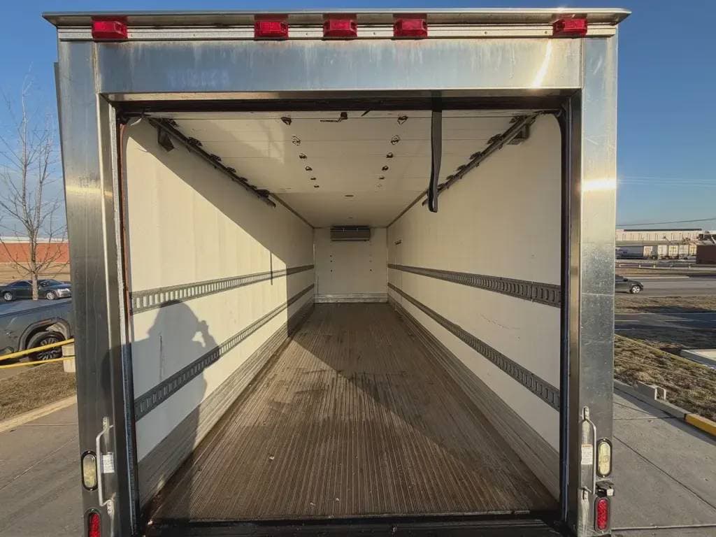 Used 2015 FREIGHTLINER Reefer/Refrigerated Truck, Expeditor-Hotshot, Catering Truck - Food Truck - BUSINESS CLASS M2 106  image 13