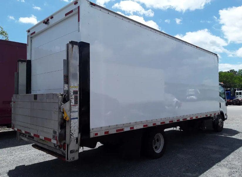 2019 Isuzu NRR image 4