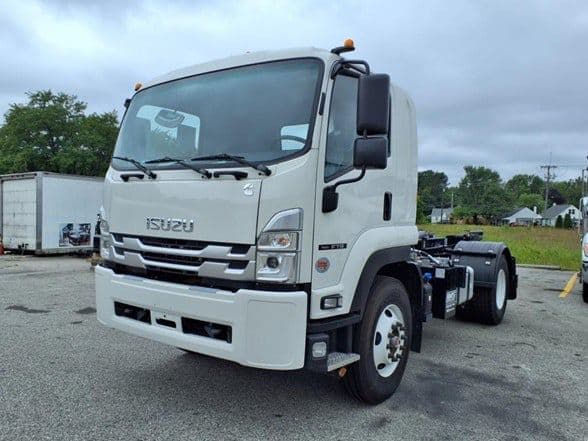 2025 Isuzu FTR image 2
