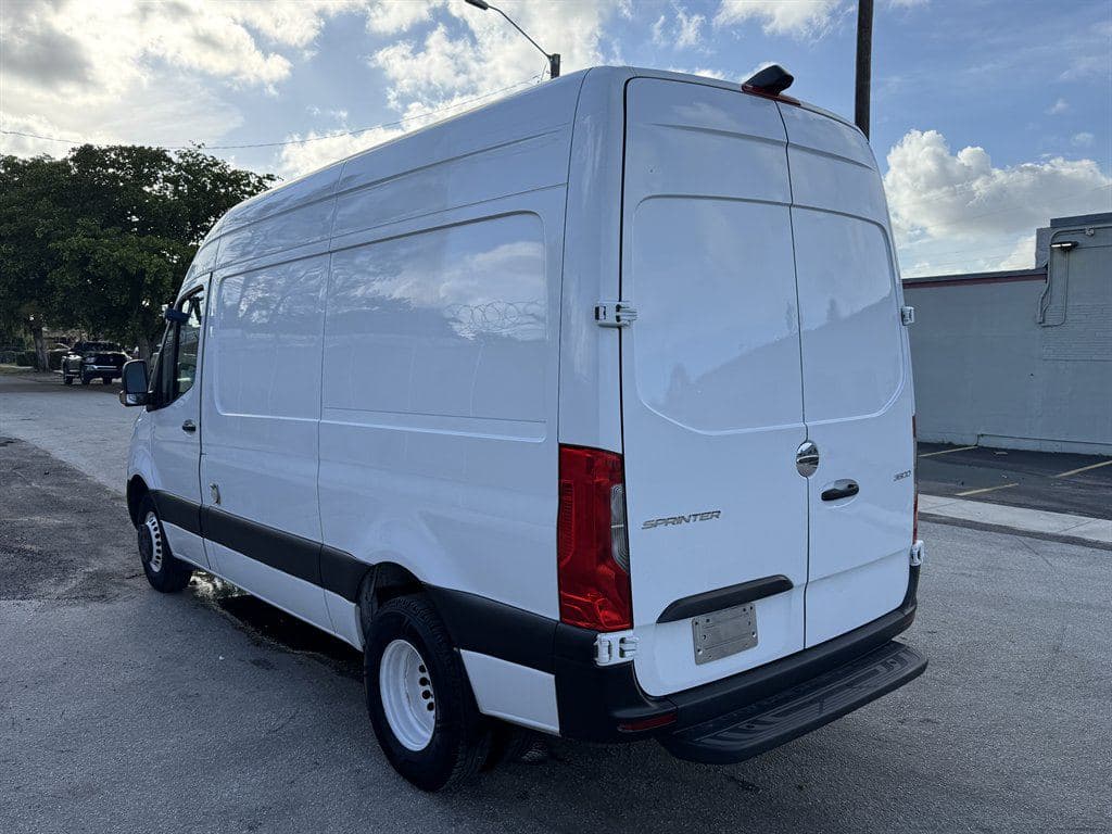 2019 Freightliner Sprinter 3500 image 9