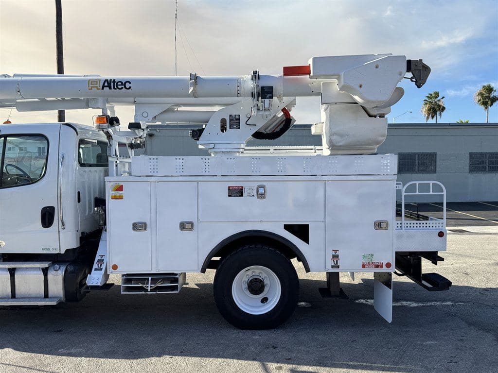 2015 Freightliner M2 106 image 7