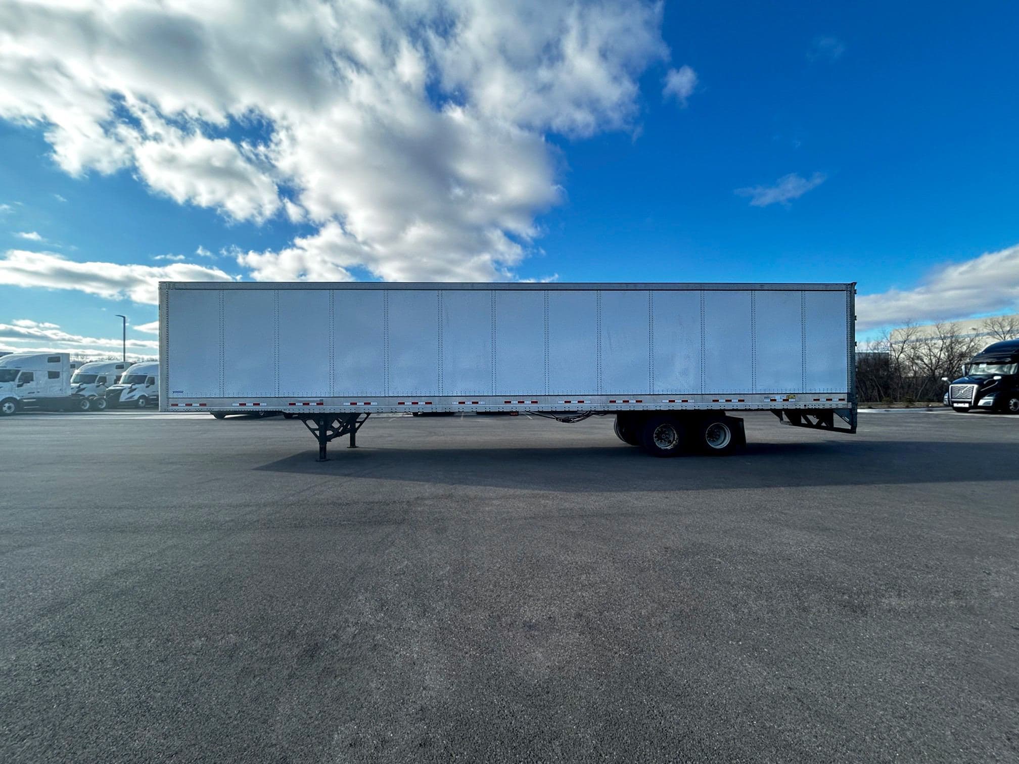 2024 Vanguard 53` Dry Van image 4