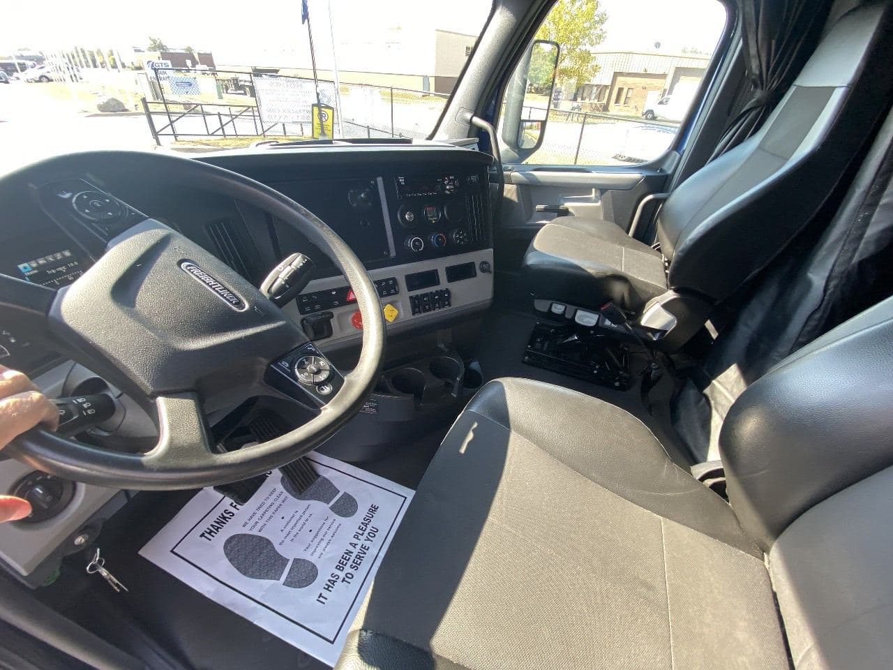 2020 Freightliner Cascadia image 10