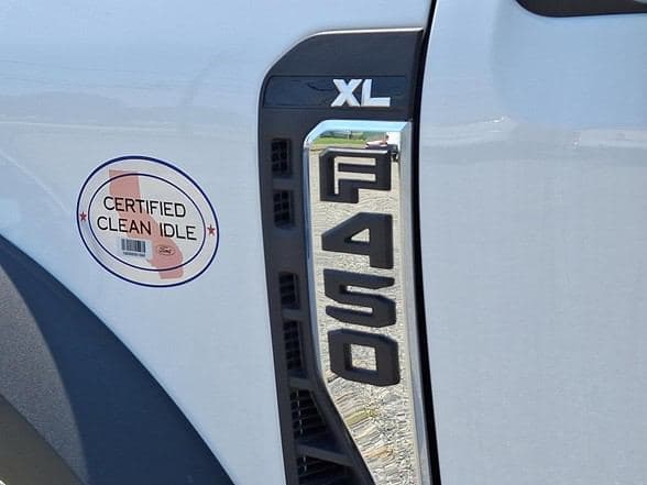 2025 Ford F450 SD image 17