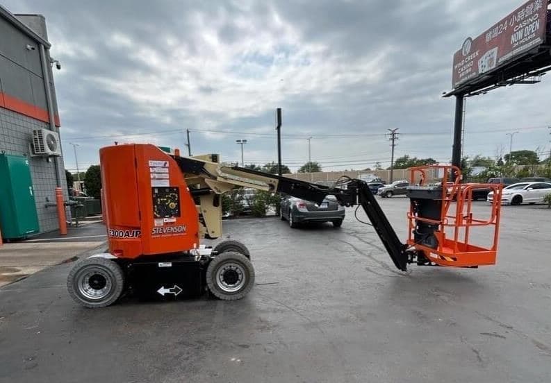 2016 JLG E300AJP PL7787 image 2