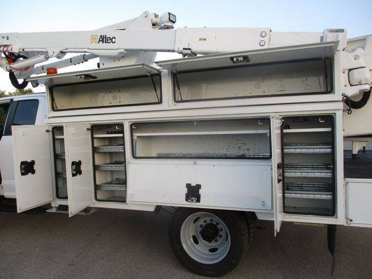 2018 Ford F550 SUPER CAB BUCKET TRUCK 4X4 image 22