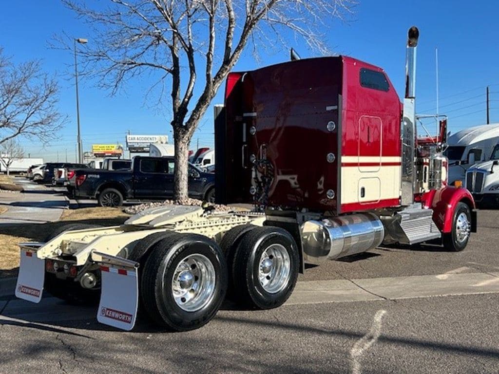 New 2027 KENWORTH W900L image 7