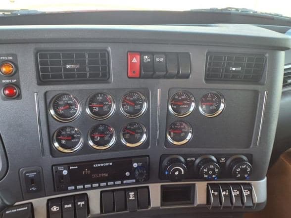 2026 Kenworth T880 image 10