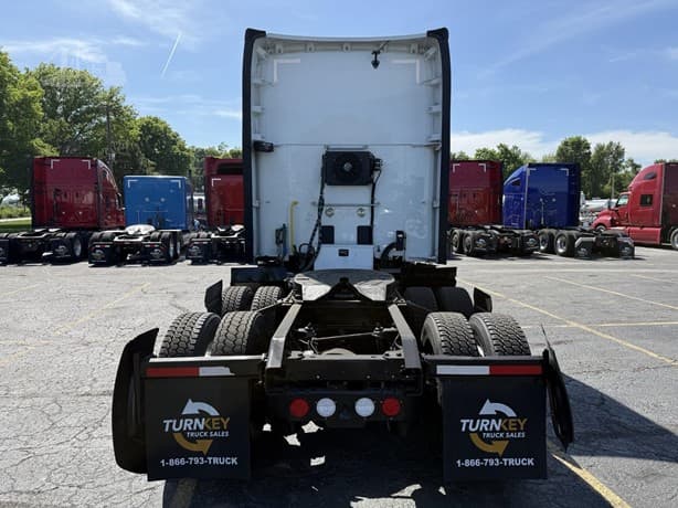 2021 Kenworth T680 image 5