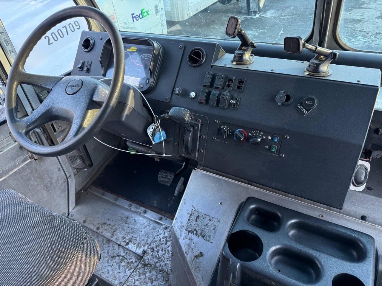 2021 Freightliner MT45 image 16