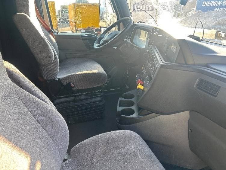 2023 International LT62F image 5