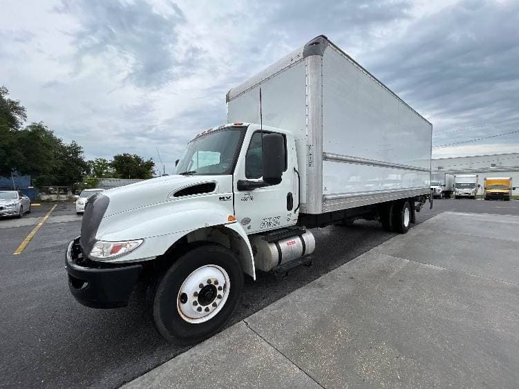 2022 International MV607 Box Truck - 220HP, 6 Speed Automatic, Roll up Door image 3