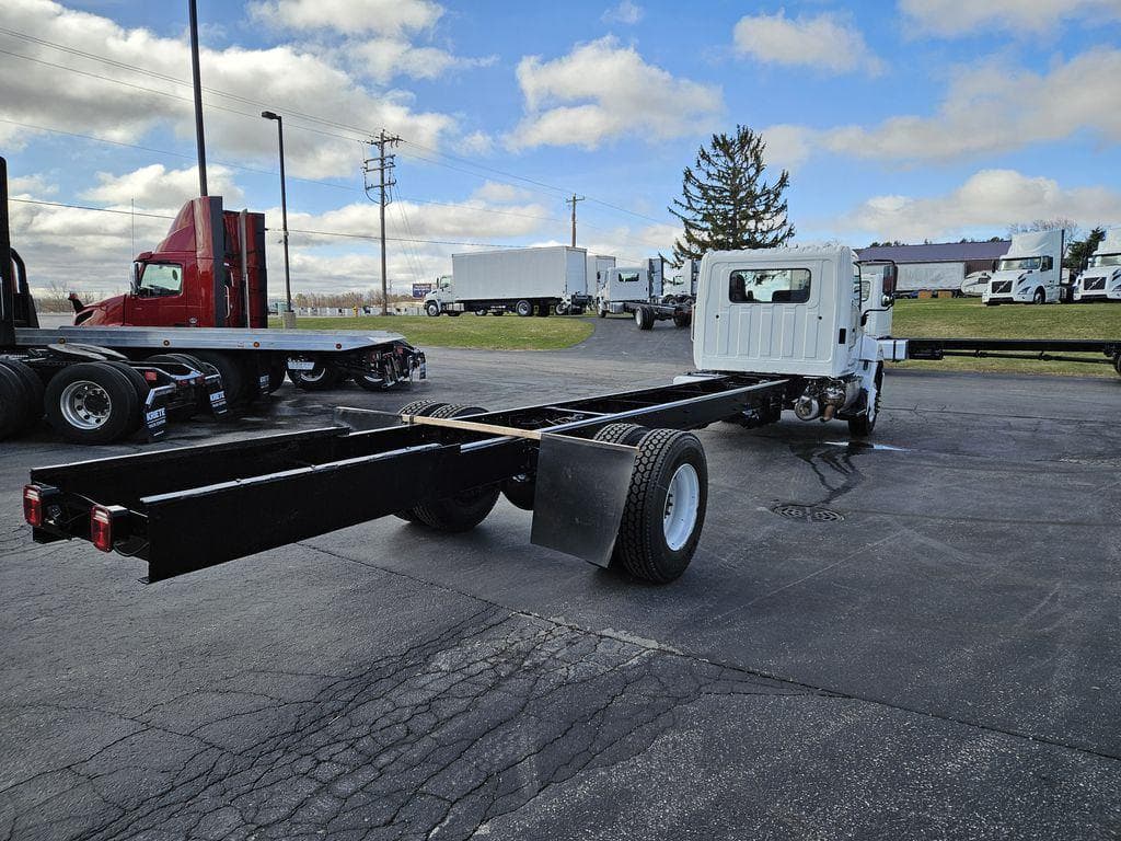 2019 Hino 338 image 5