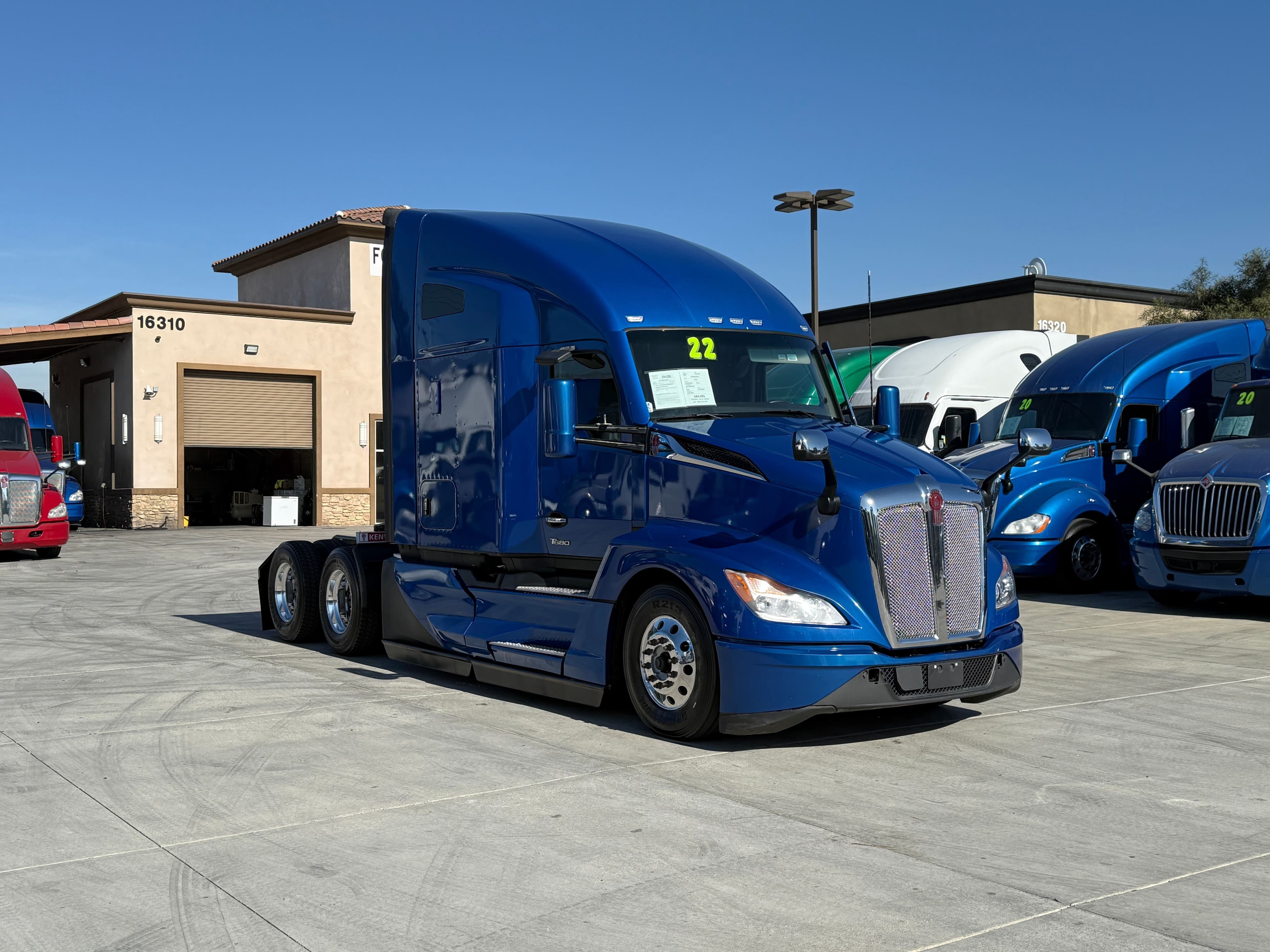 2022 Kenworth T680 image 3