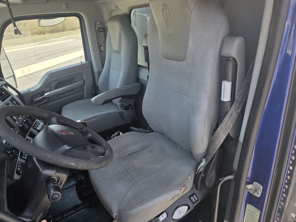 Used 2018 KENWORTH T880 image 8