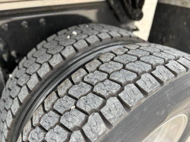 2020 Peterbilt 567 image 9