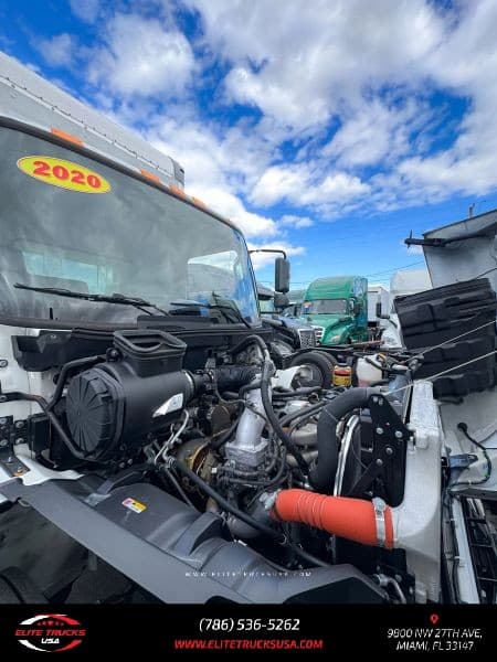 2020 Hino 268 image 39