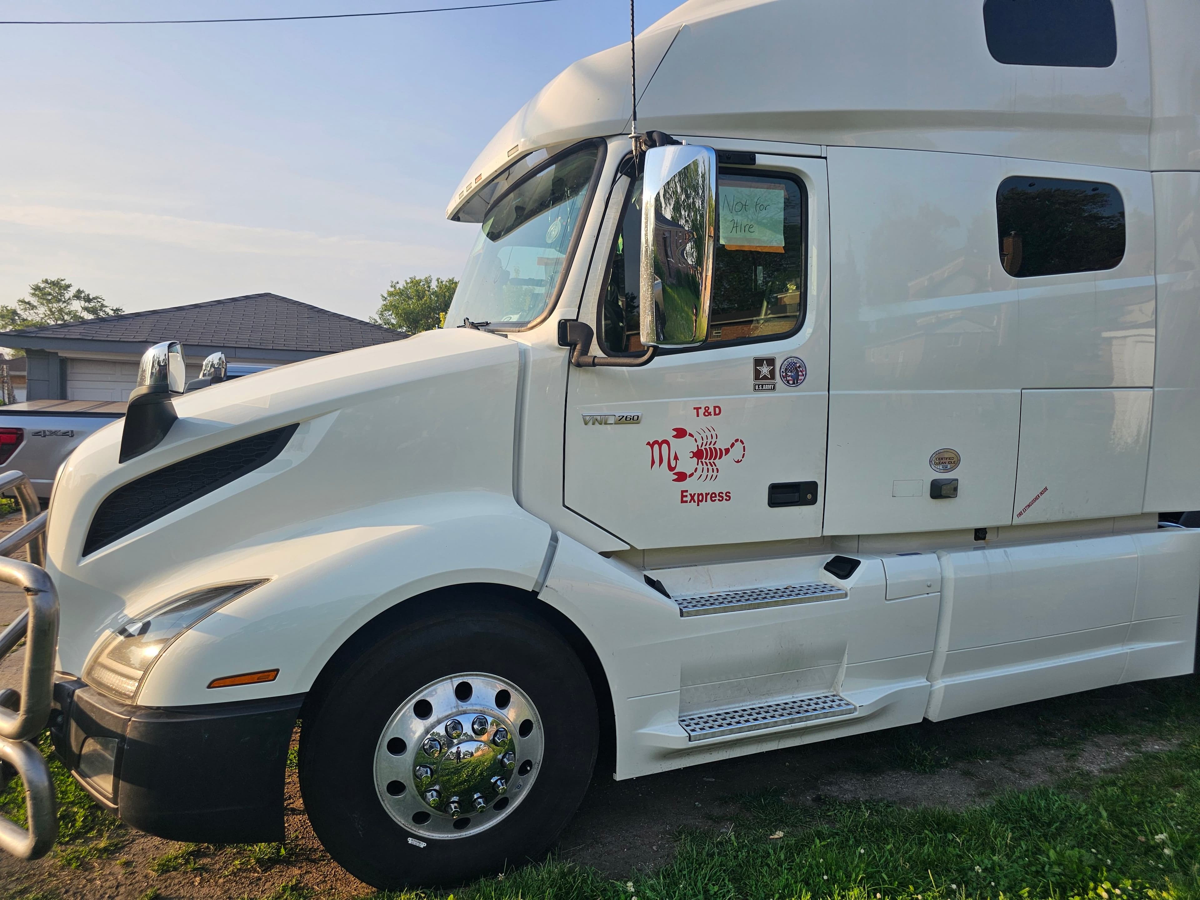 2020 Volvo VNL image 5