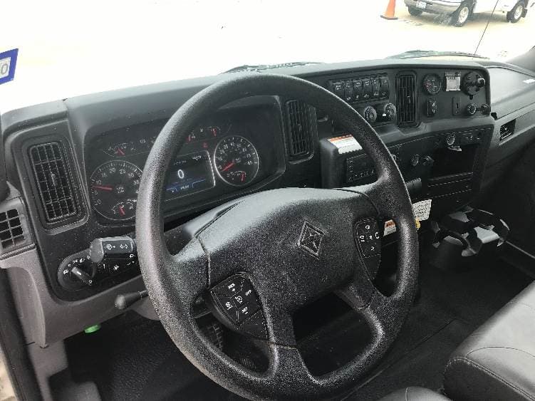 2022 International MV607 Box Truck - 220HP, 6 Speed Automatic, Roll up Door image 17