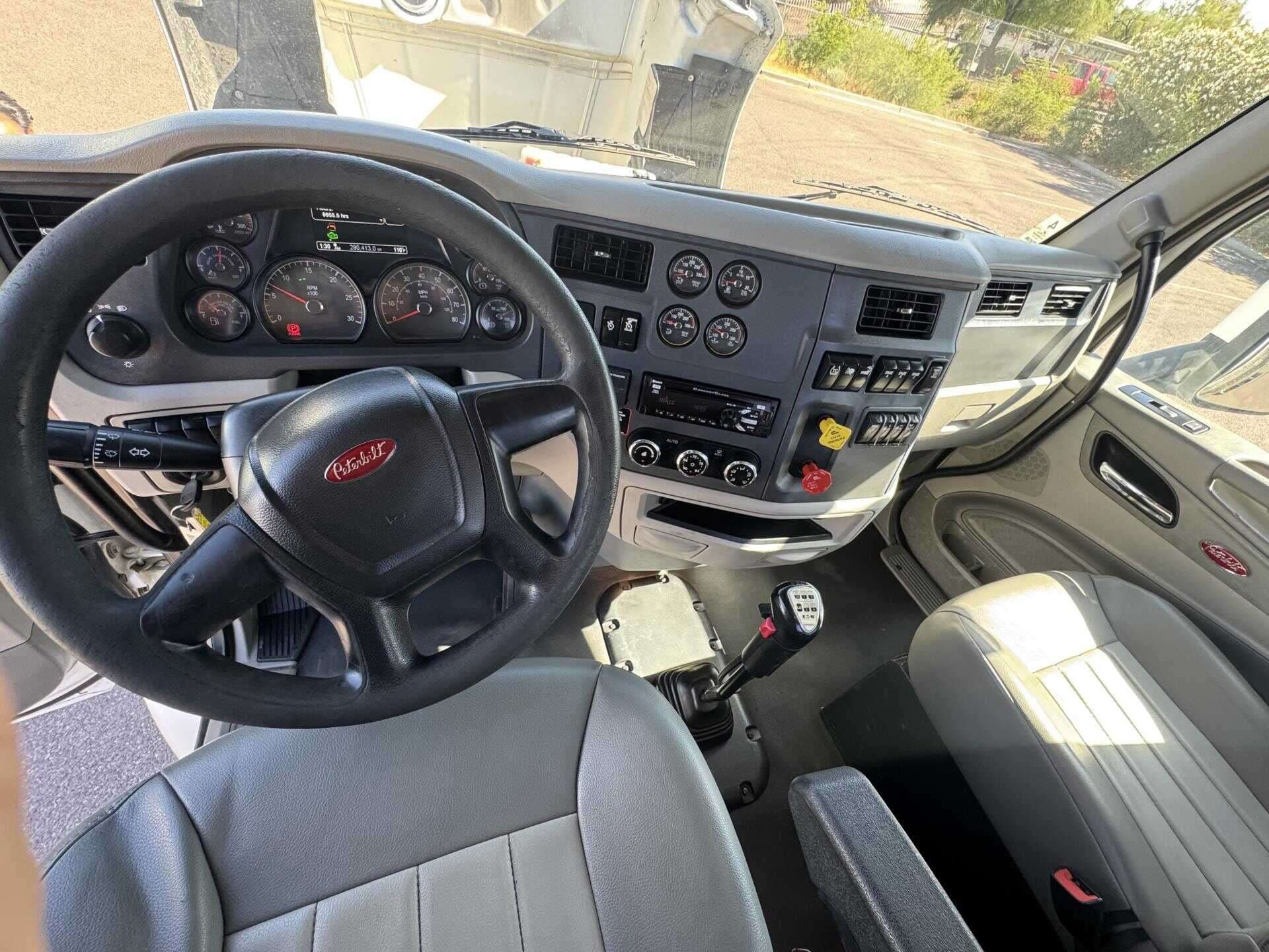 Used 2020 Peterbilt 579 Conventional - Day Cab in Tolleson, AZ image 10