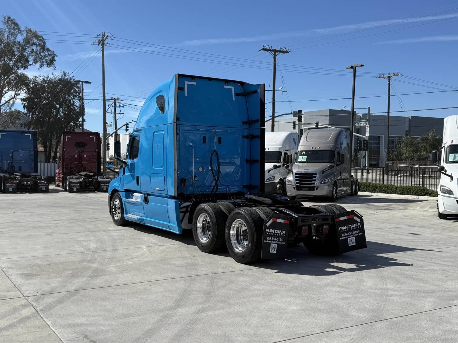 2023 Freightliner Cascadia 126 image 3